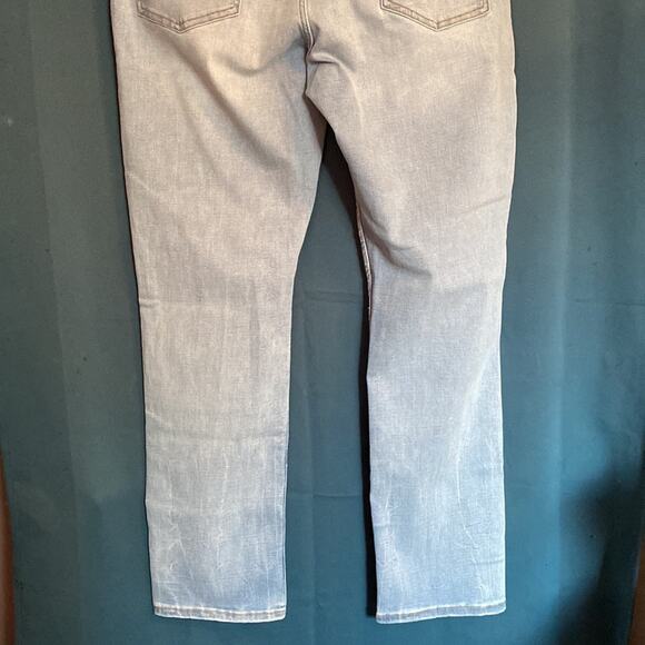 Old Navy Slim Fit 360 Degree Stretch Light Blue Jeans - Picture 9 of 15
